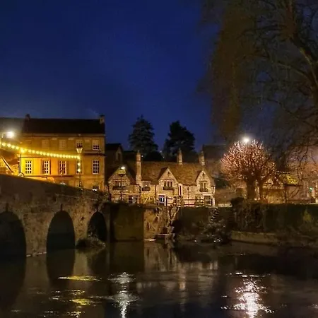 Period Apartment, Great Views, In Heart Of Town. Bradford-On-Avon Extérieur photo