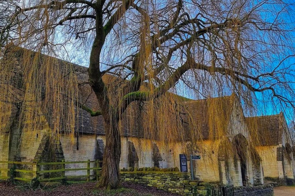 Period Apartment, Great Views, In Heart Of Town.